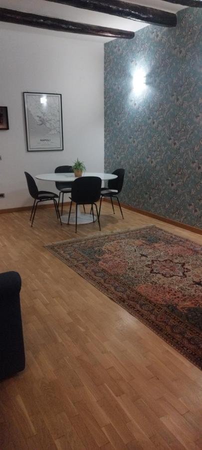 Civico 18 Suite Napels Buitenkant foto
