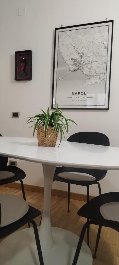 Civico 18 Suite Napels Buitenkant foto